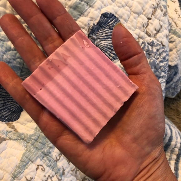 LUSH Cosmetics - Picture 4 of 8